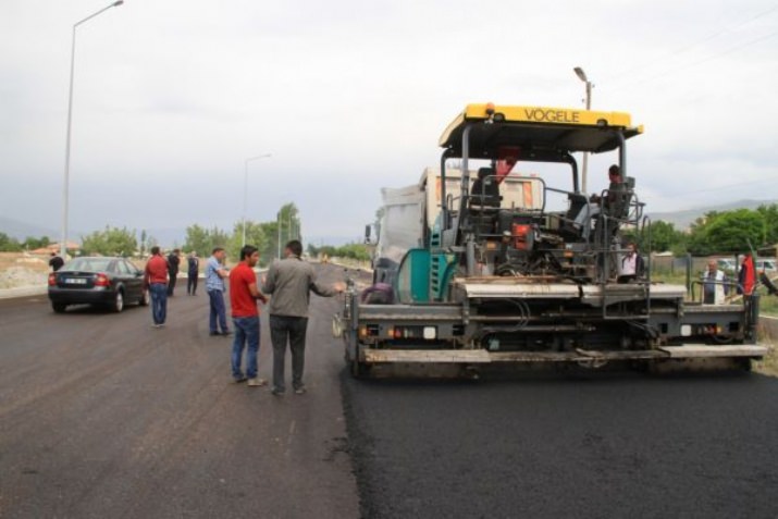 Havaalanı Yolu Asfaltlanıyor